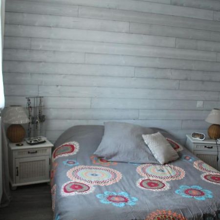Jolie Chambre Dans Quartier Calme Eysines Exterior photo