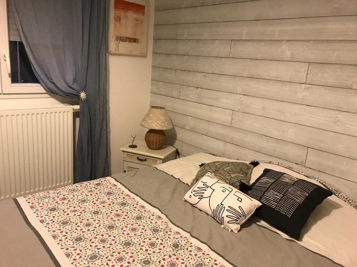 Jolie Chambre Dans Quartier Calme Eysines Exterior photo